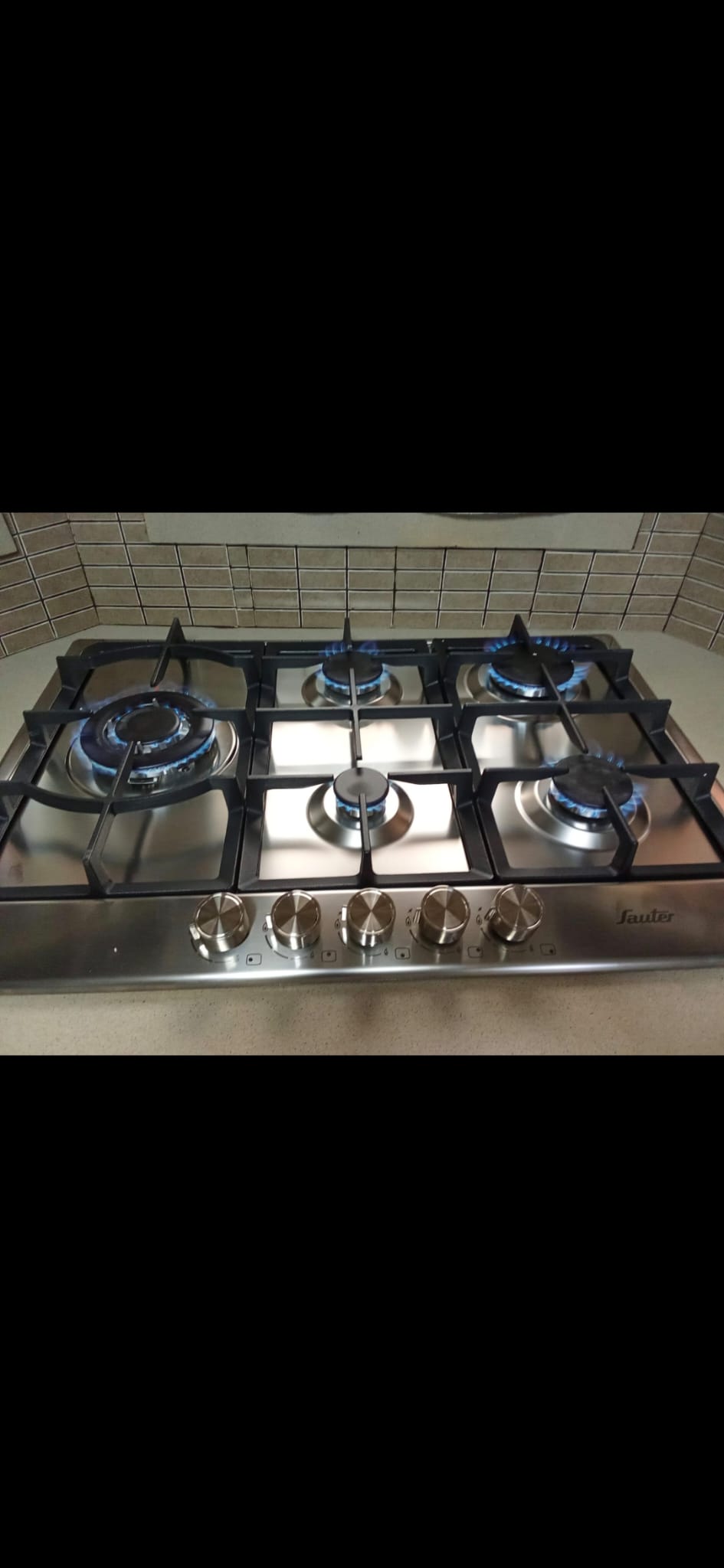 כיריים גז לאחר חיבור ובדיקת הלהבות
